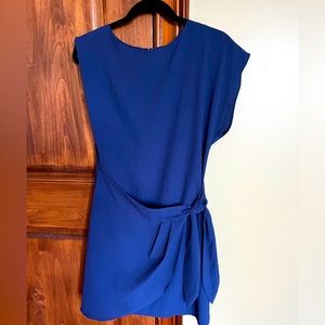 Halston dress size Medium.. no tag but never worn